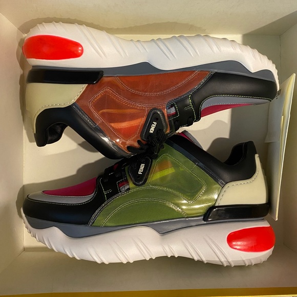 FENDI SNEAKERS - Picture 8 of 12